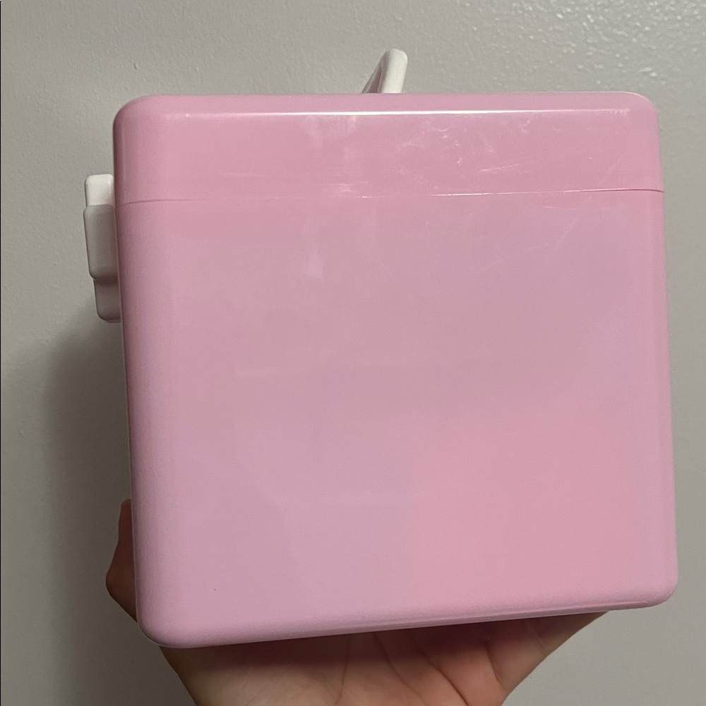 Hello Kitty Pink First Aid Box - Picture 2 of 9